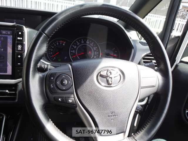 Toyota VOXY 2017-09 7226910-27
