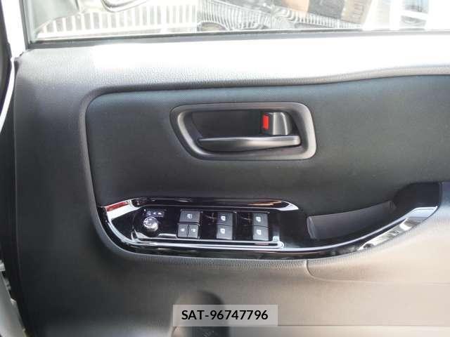 Toyota VOXY 2017-09 7226910-28