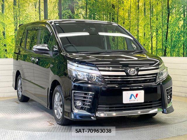 Toyota VOXY 2017-02 7226898-16