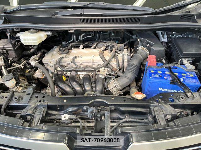 Toyota VOXY 2017-02 7226898-17