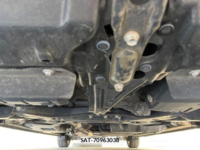 Toyota VOXY 2017-02 7226898-18