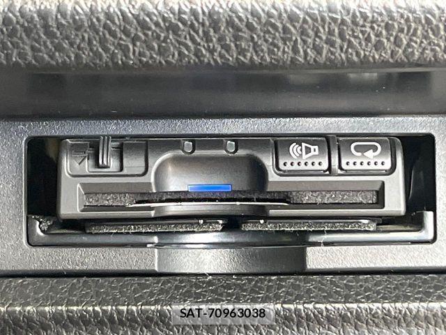 Toyota VOXY 2017-02 7226898-6