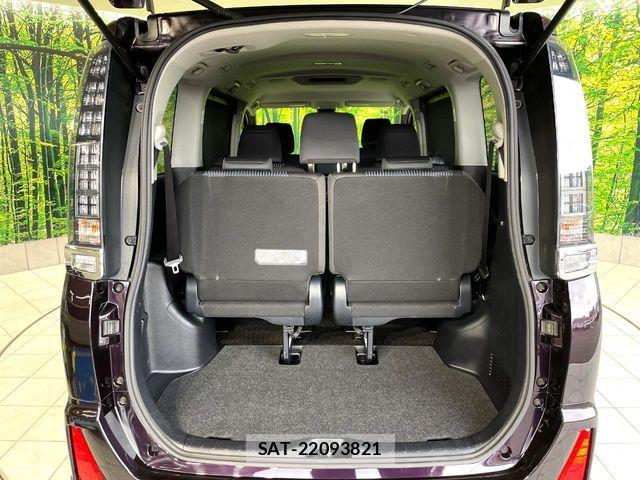 Toyota VOXY 2017-02 7226900-10