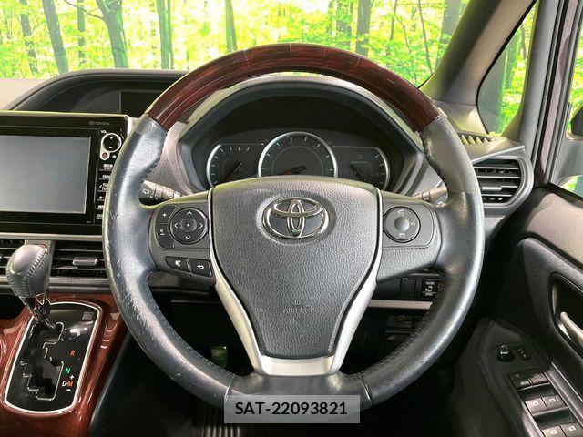 Toyota VOXY 2017-02 7226900-11
