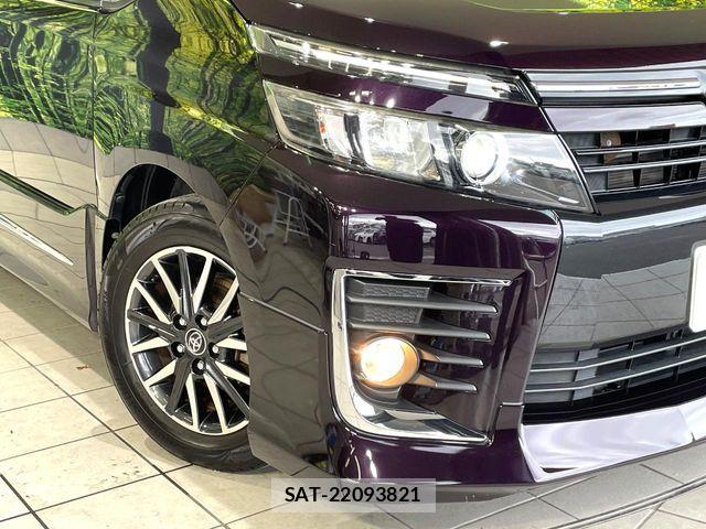 Toyota VOXY 2017-02 7226900-12