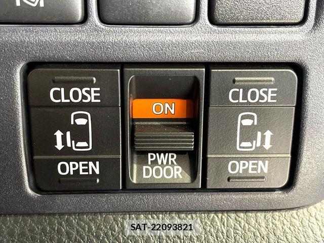 Toyota VOXY 2017-02 7226900-6