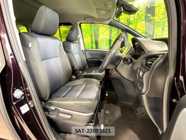 Toyota VOXY 2017-02 7226900-7