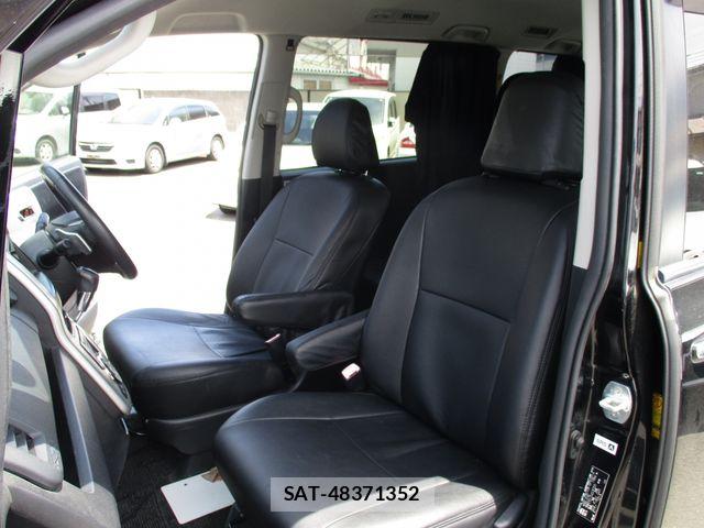 Toyota VOXY 2011-06 7226859-13