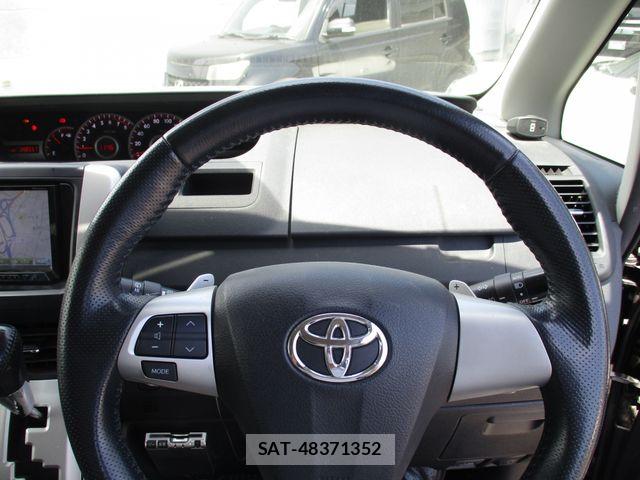 Toyota VOXY 2011-06 7226859-20