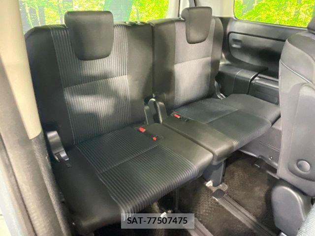 Toyota VOXY 2016-05 7226894-9