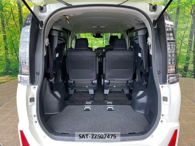 Toyota VOXY 2016-05 7226894-11
