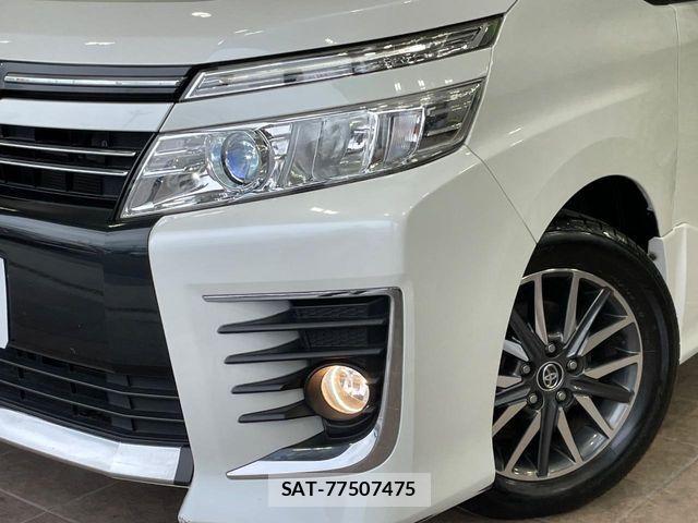 Toyota VOXY 2016-05 7226894-12