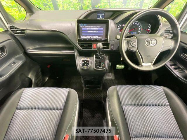 Toyota VOXY 2016-05 7226894-1