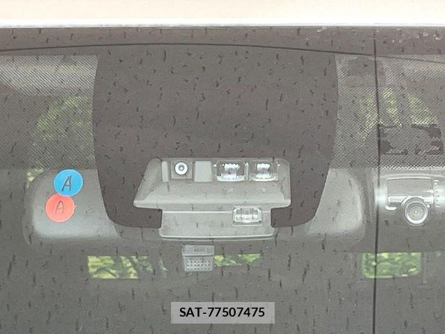 Toyota VOXY 2016-05 7226894-4