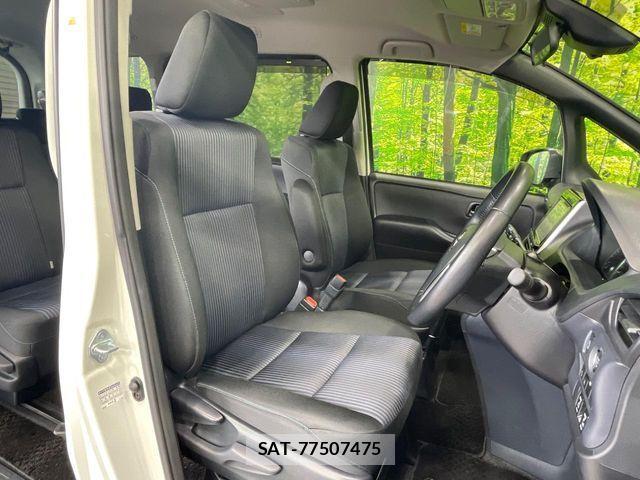 Toyota VOXY 2016-05 7226894-7