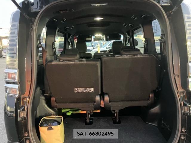 Toyota VOXY 2019-04 7226933-11