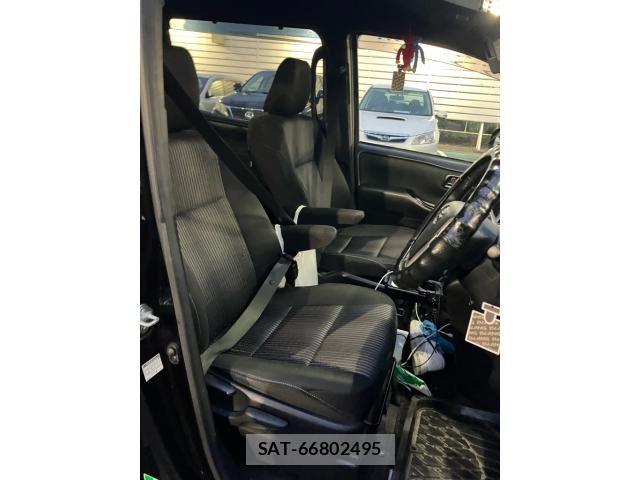 Toyota VOXY 2019-04 7226933-13