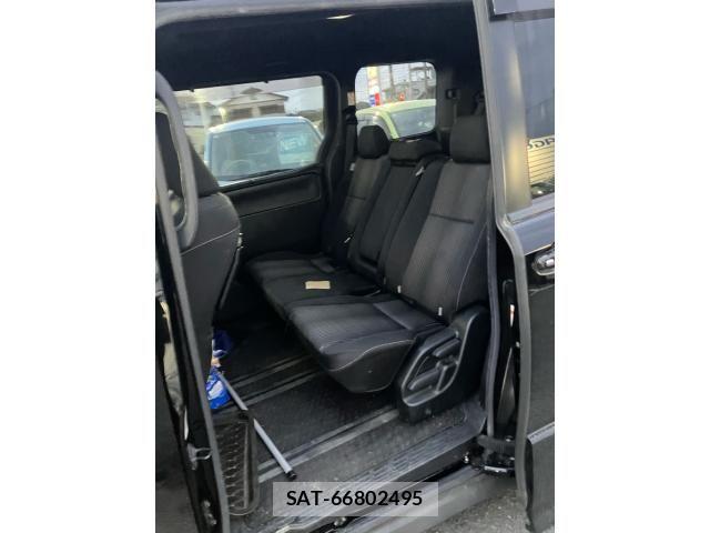 Toyota VOXY 2019-04 7226933-14
