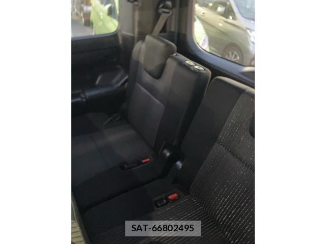 Toyota VOXY 2019-04 7226933-15