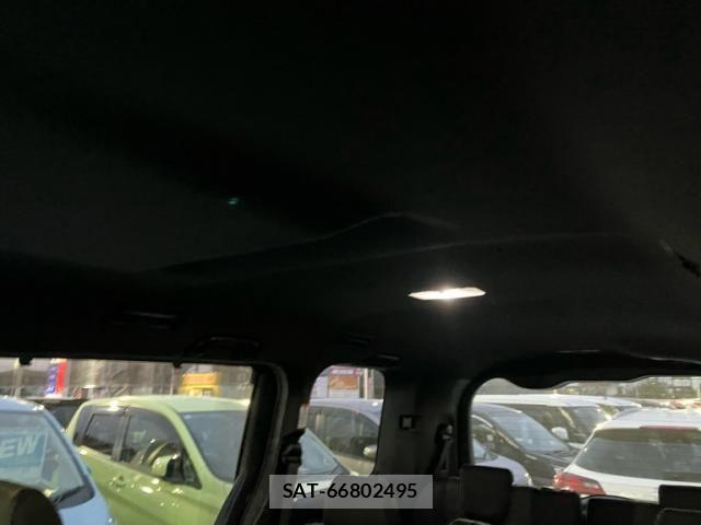Toyota VOXY 2019-04 7226933-22
