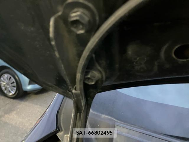 Toyota VOXY 2019-04 7226933-25