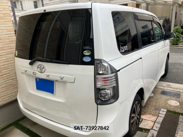 Toyota VOXY 2009-06 7226848-1