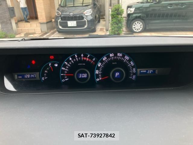 Toyota VOXY 2009-06 7226848-20
