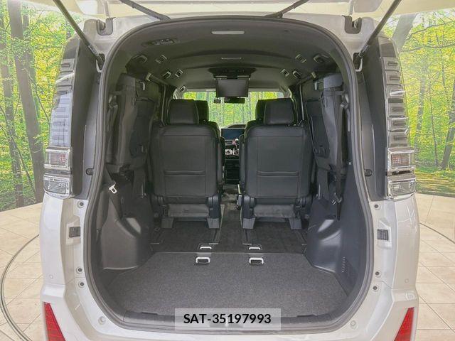 Toyota VOXY 2021-07 7226957-11