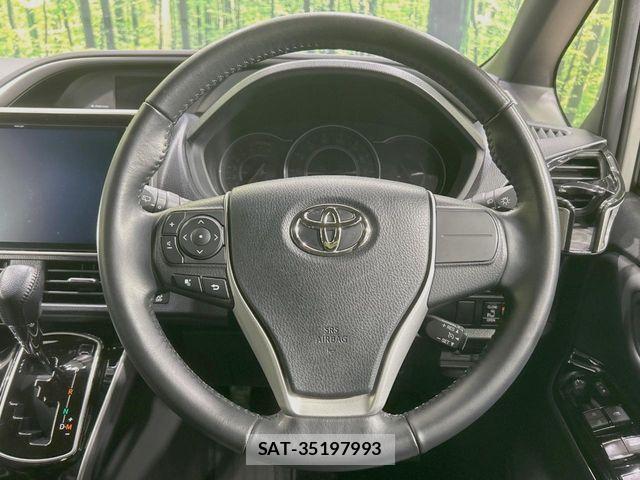 Toyota VOXY 2021-07 7226957-12