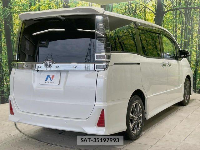 Toyota VOXY 2021-07 7226957-18