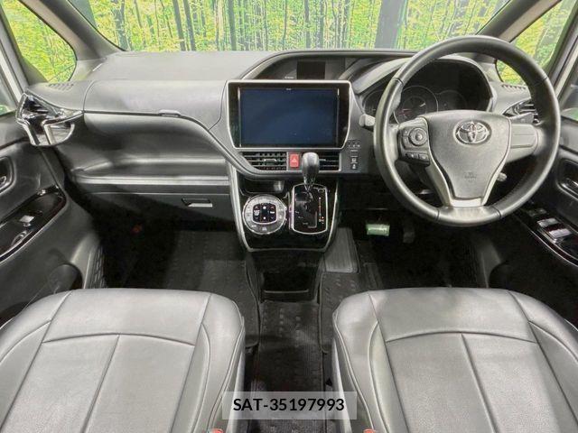 Toyota VOXY 2021-07 7226957-1