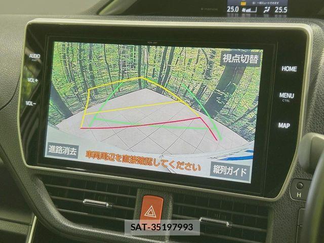 Toyota VOXY 2021-07 7226957-3