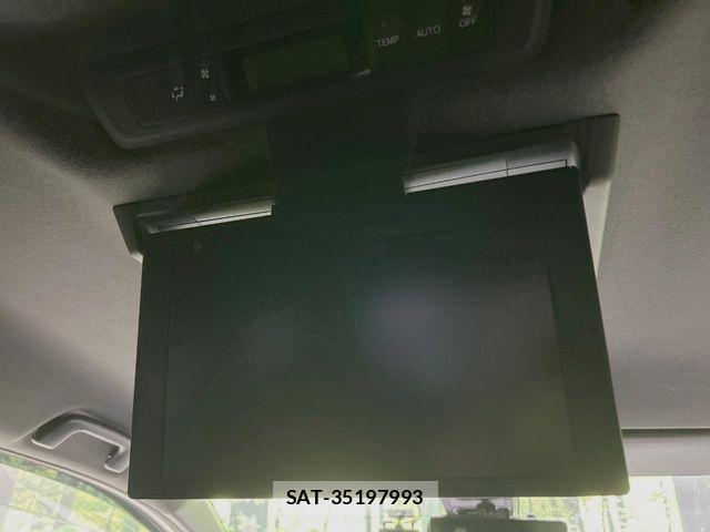 Toyota VOXY 2021-07 7226957-4