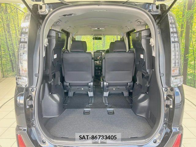 Toyota VOXY 2015-10 7226884-10