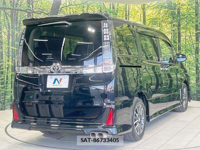 Toyota VOXY 2015-10 7226884-16