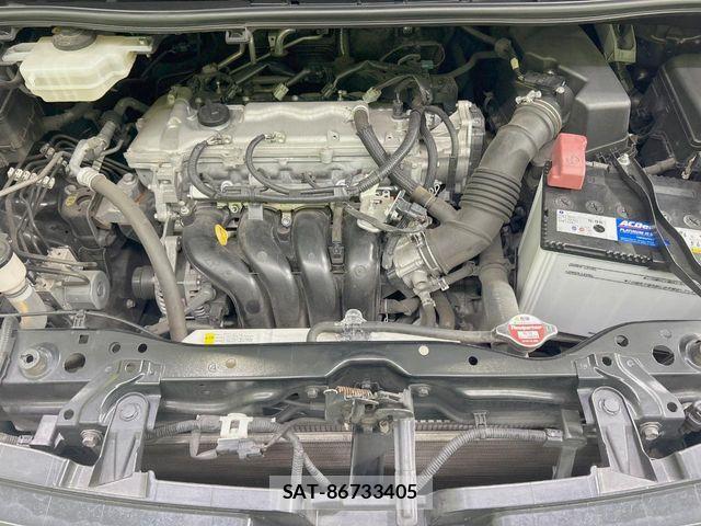 Toyota VOXY 2015-10 7226884-17