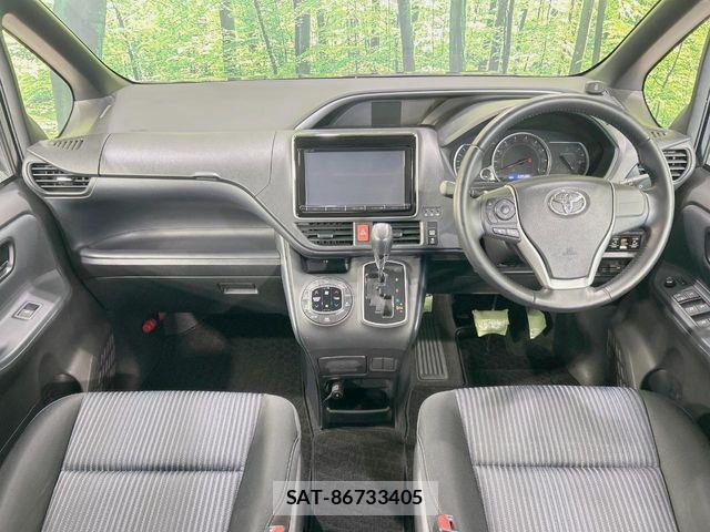 Toyota VOXY 2015-10 7226884-1