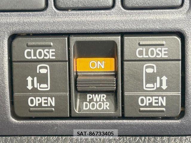 Toyota VOXY 2015-10 7226884-6