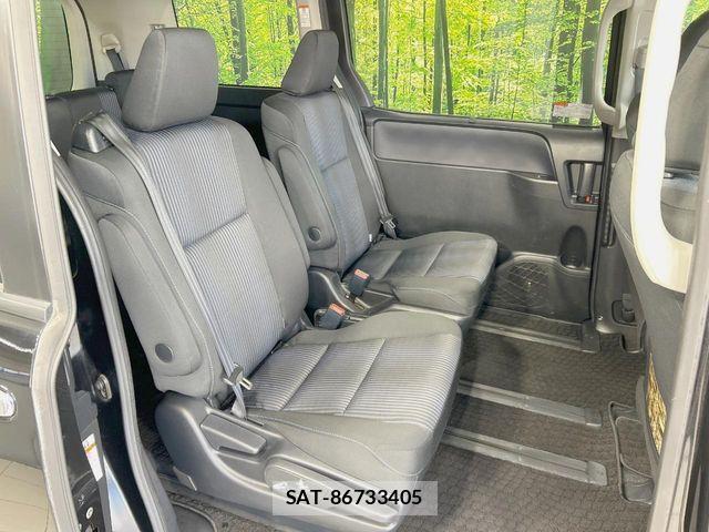 Toyota VOXY 2015-10 7226884-8