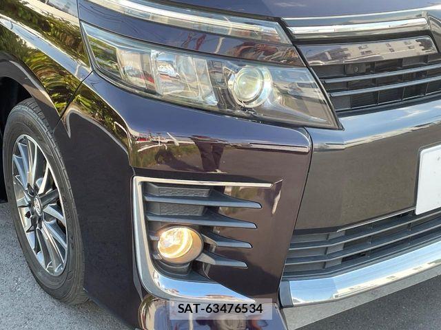 Toyota VOXY 2014-03 7226874-11