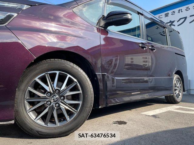 Toyota VOXY 2014-03 7226874-12