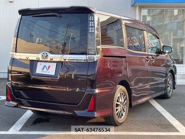 Toyota VOXY 2014-03 7226874-16