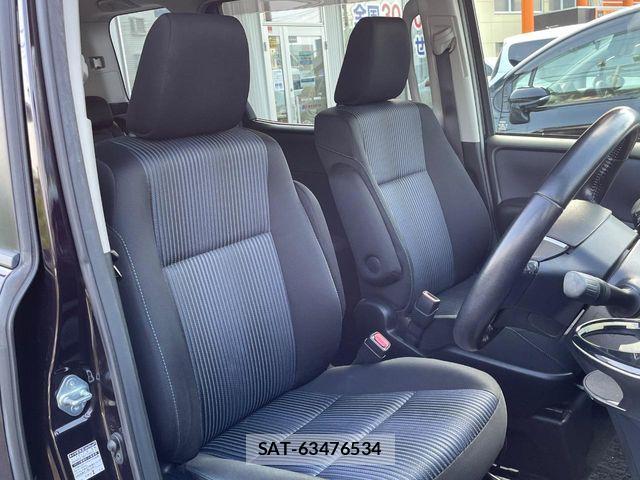 Toyota VOXY 2014-03 7226874-7