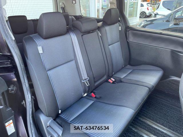 Toyota VOXY 2014-03 7226874-8