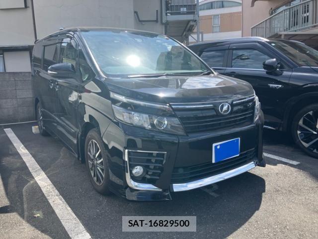 Toyota VOXY 2016-02 7226890-1