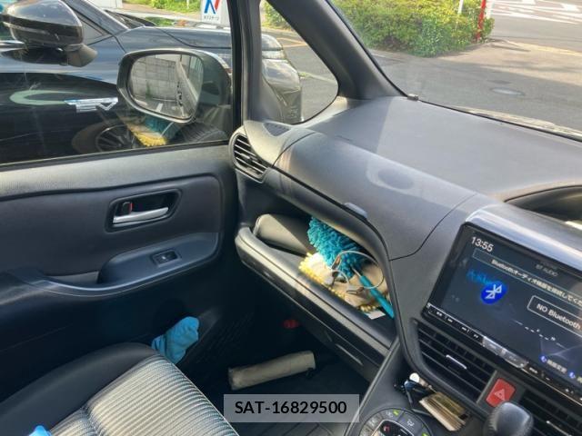 Toyota VOXY 2016-02 7226890-20