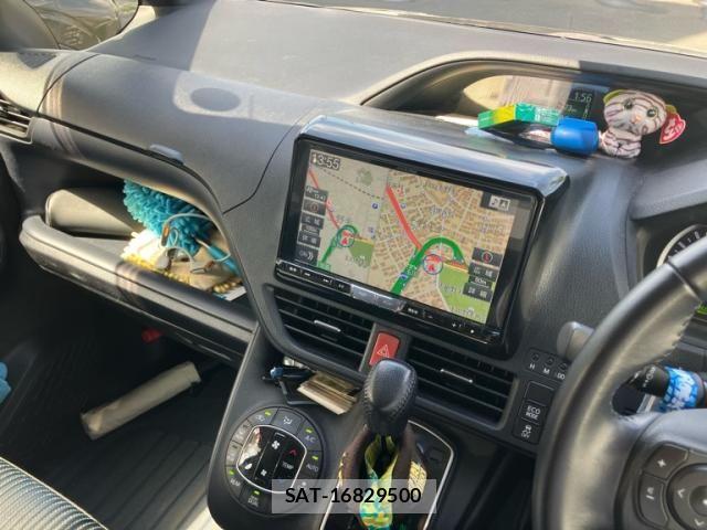Toyota VOXY 2016-02 7226890-22