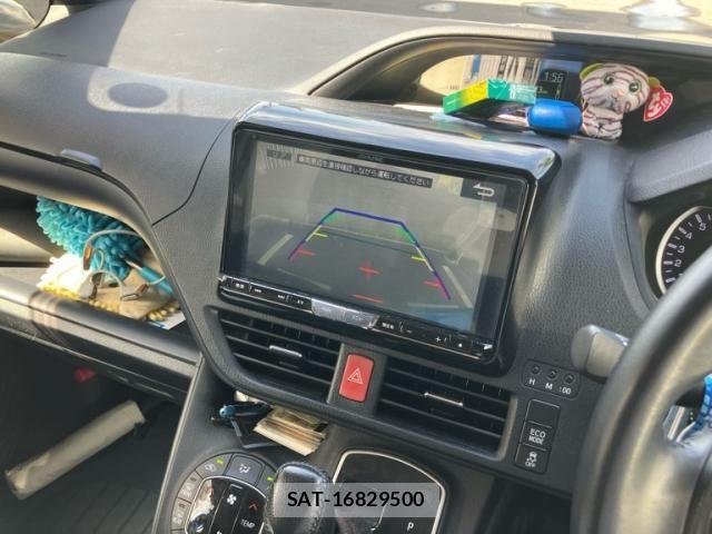 Toyota VOXY 2016-02 7226890-23