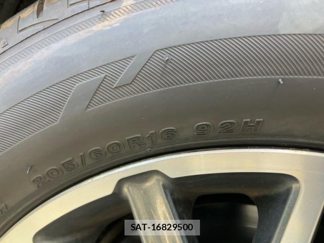 Toyota VOXY 2016-02 7226890-6
