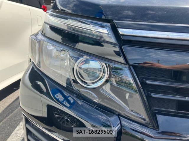Toyota VOXY 2016-02 7226890-8